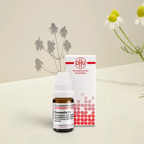 Packshot von Chamomilla mit Pflanzenbild
